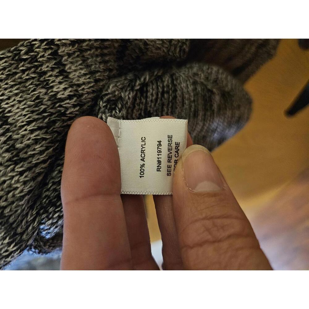 One World sweater - Picture 8 of 8